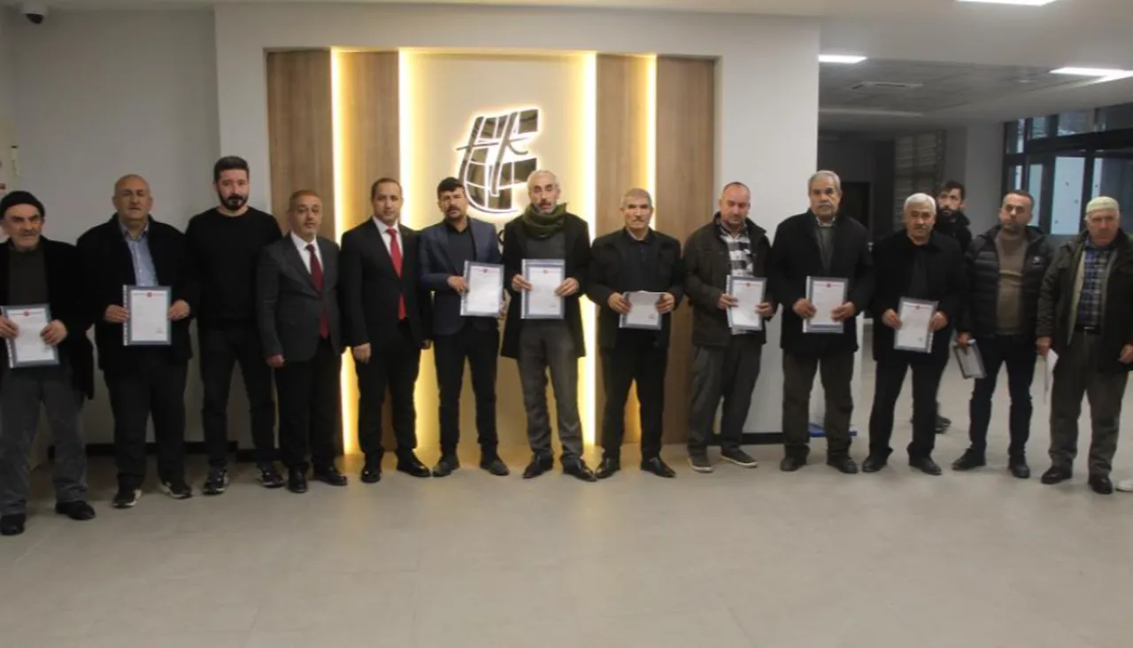 Köy halkı 32 yıl sonra tapularına kavuştu, yılların mağduriyeti bitti