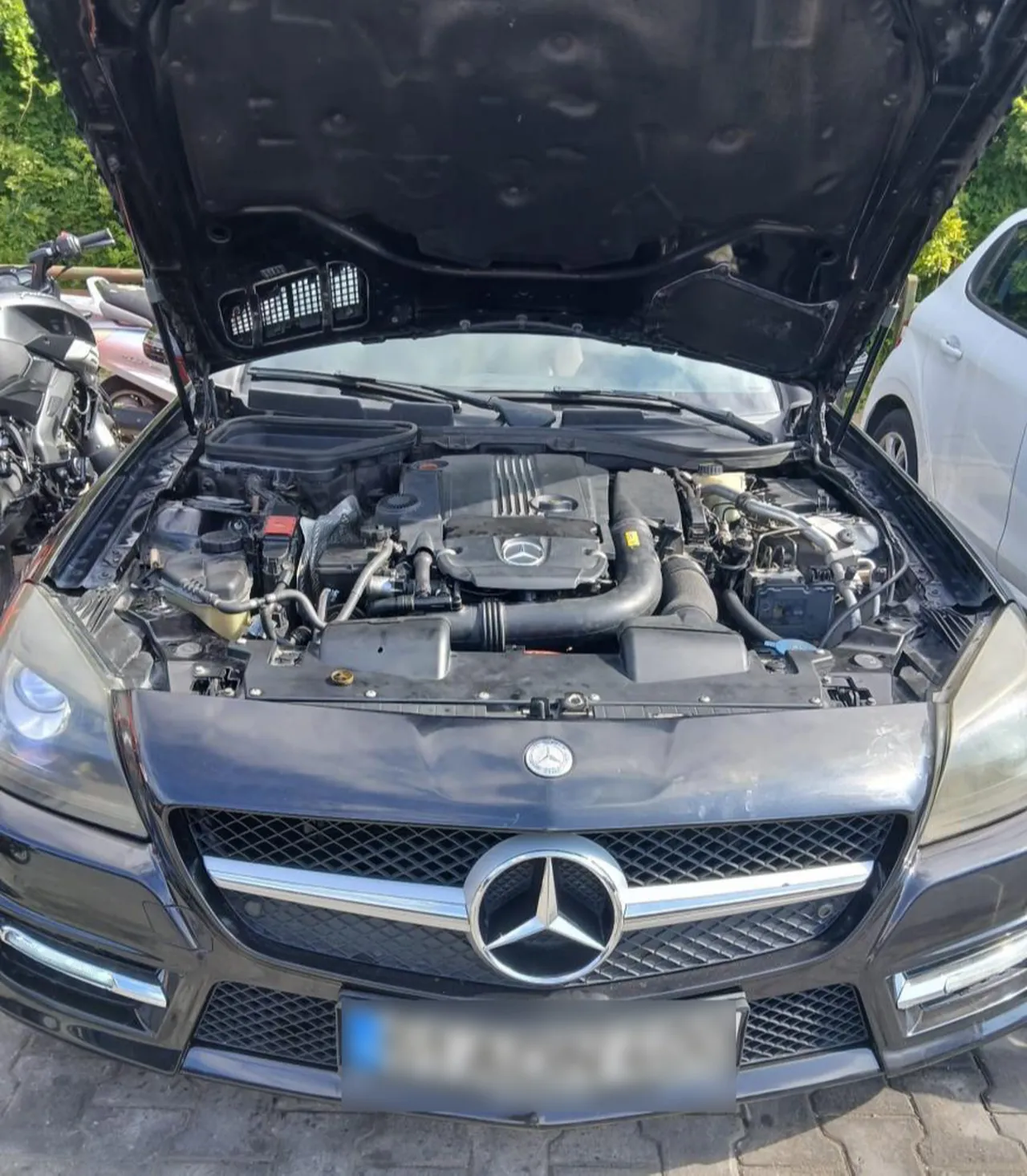 Lüks aracı başına dert oldu! Zararı yine bir araba parası