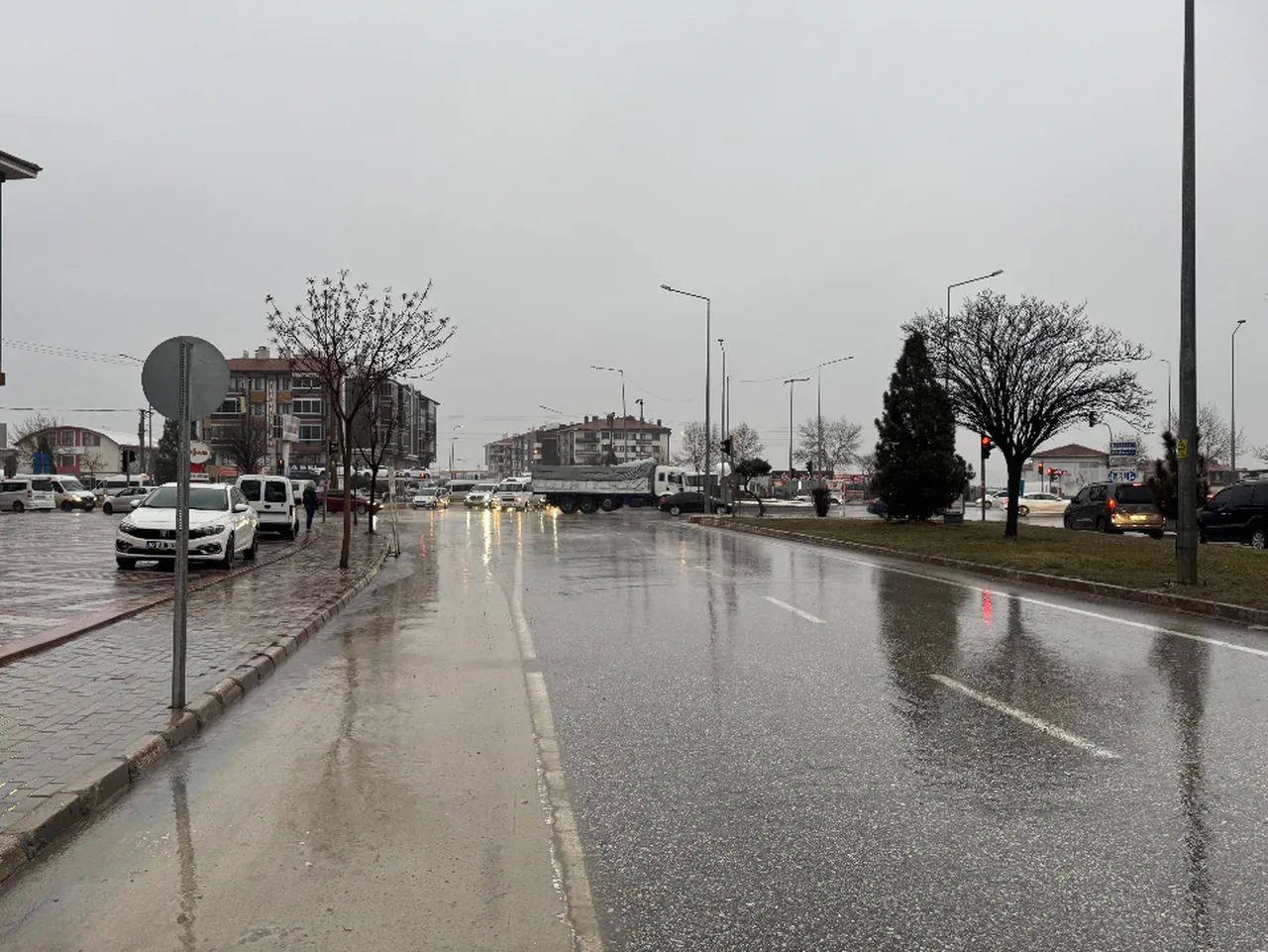 Meteoroloji’den çifte alarm! 30 ilde sağanak, 23 ilde kar yolda! 3 ilde hiç yağış yok