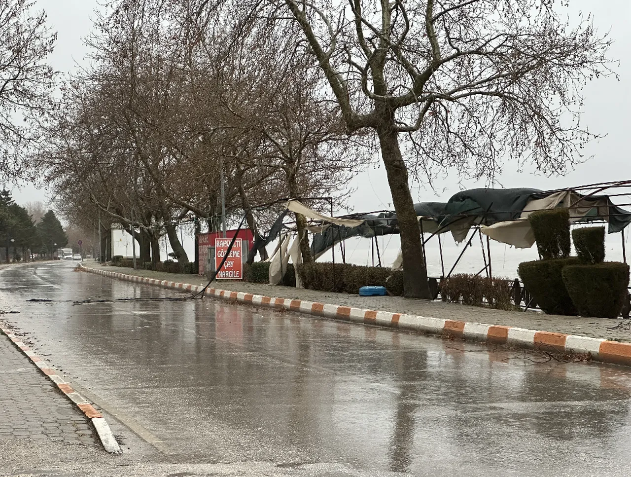 Meteoroloji’den çifte alarm! 30 ilde sağanak, 23 ilde kar yolda! 3 ilde hiç yağış yok