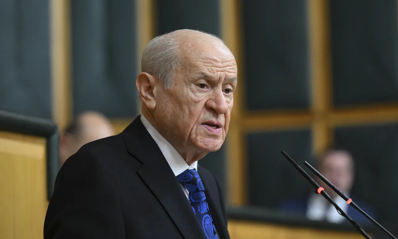 MHP lideri Bahçeliden DEM Partiye Halep tepkisi: Parmak sallaması makul görülemeyecek