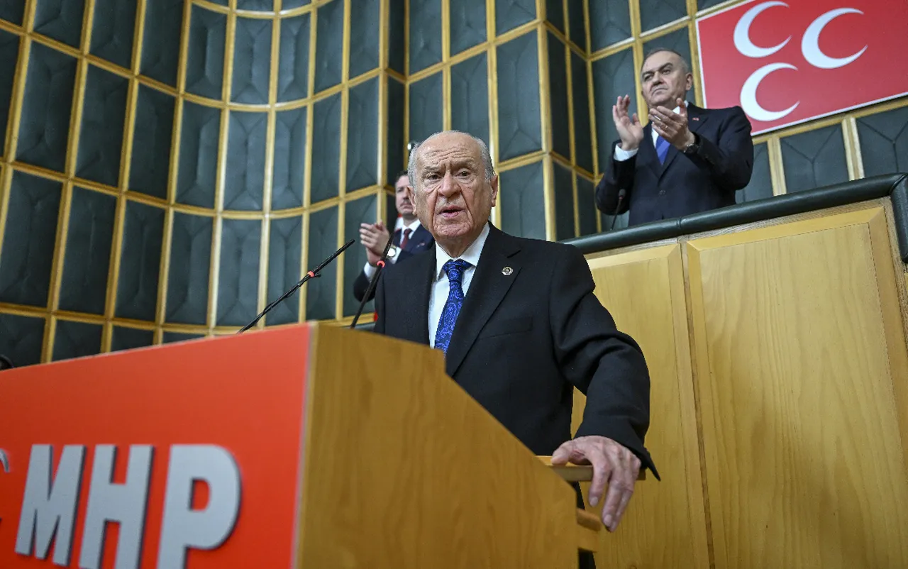 MHP lideri Bahçeliden DEM Partiye Halep tepkisi: Parmak sallaması makul görülemeyecek