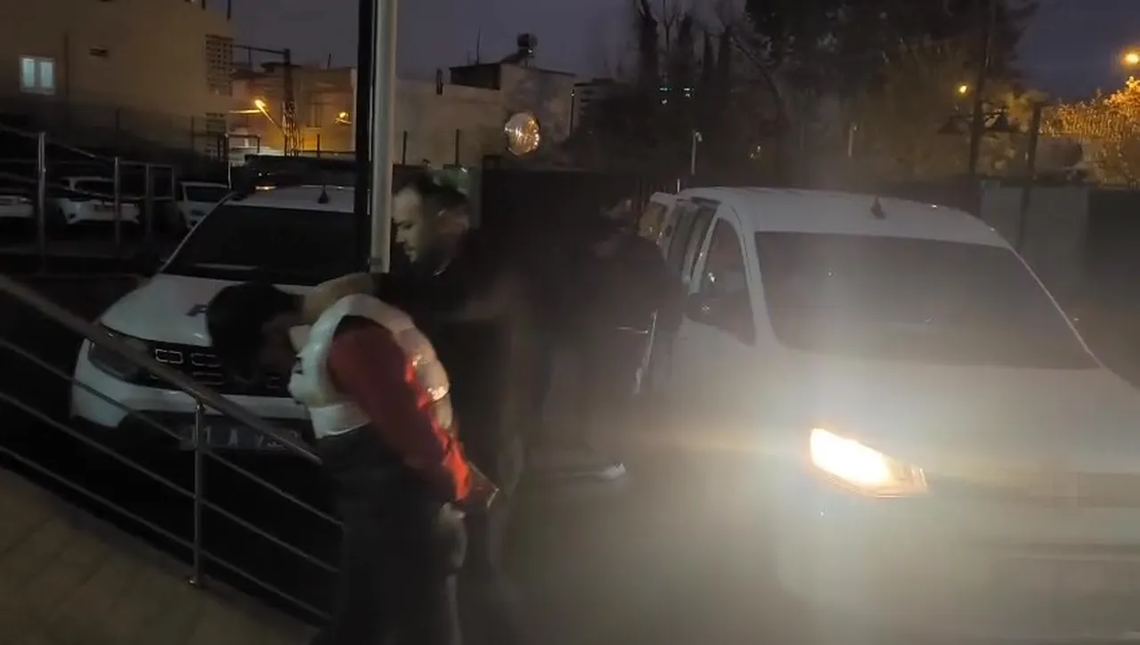 Parfüm çalan hırsızlardan pişkin savunma: Hoşumuza gitti aldık