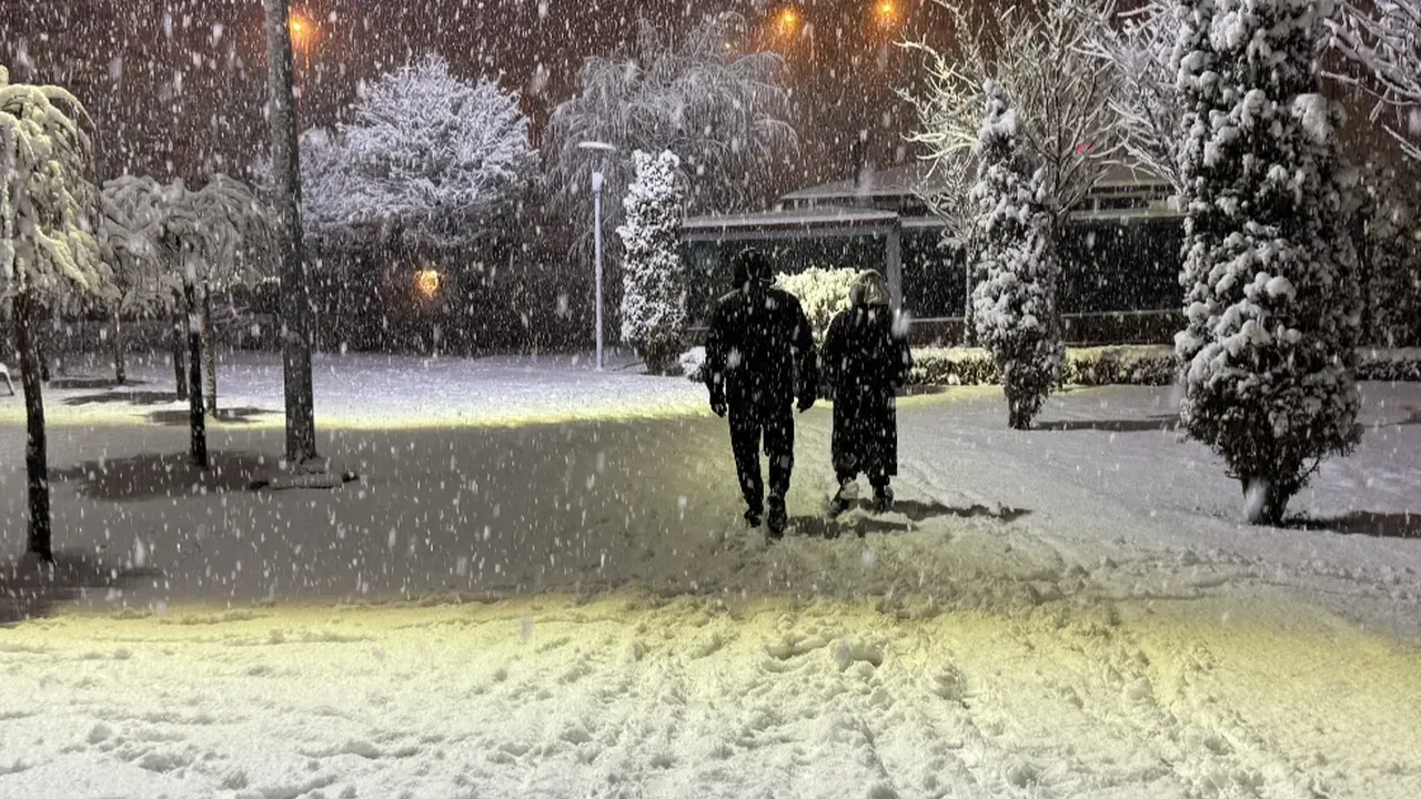 SİBİRYA SOĞUĞU DONDURUYOR!