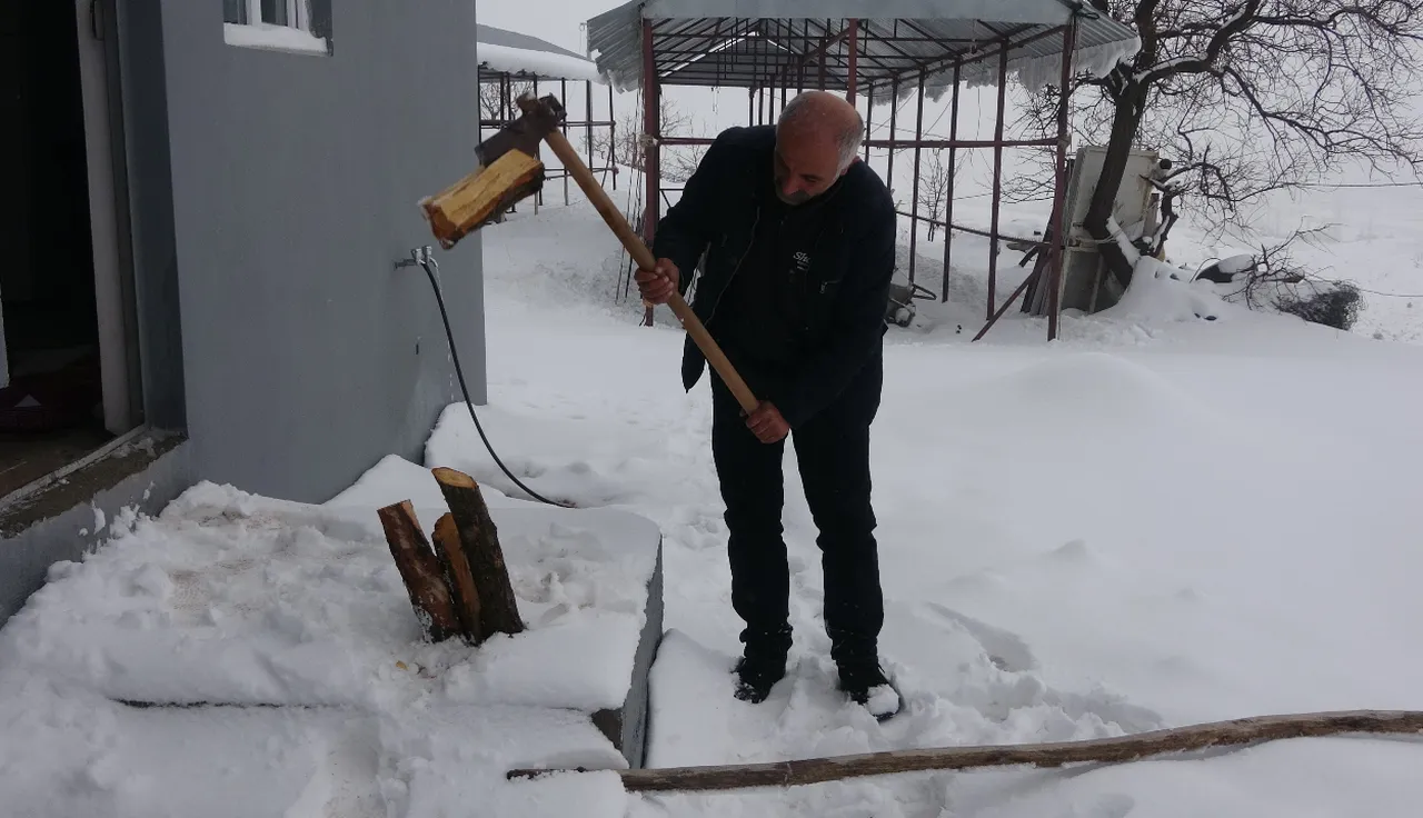 Tek bir ailenin yaşadığı köy! Hem yaz hem kış terk etmiyorlar! İşte sebebi