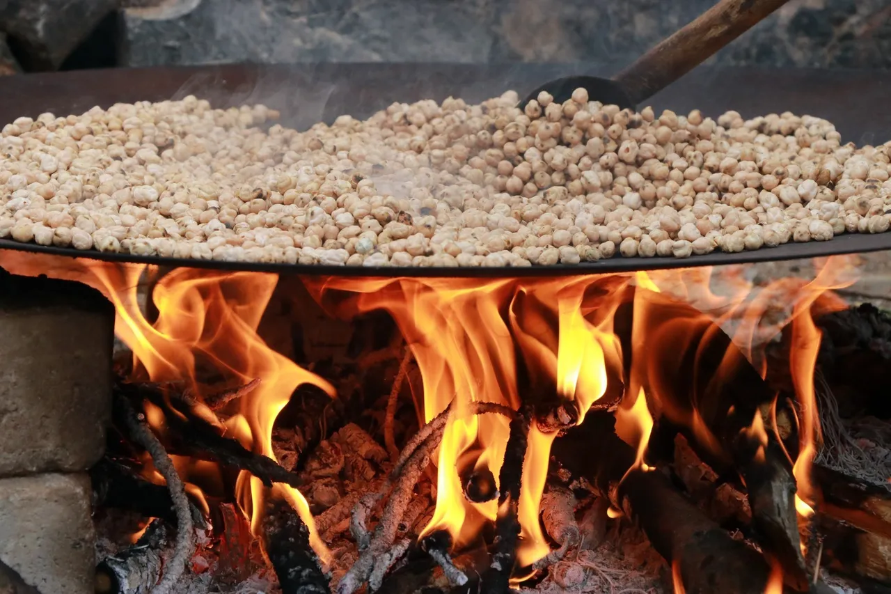 Türk mutfağının binlerce yıllık lezzeti! 7 saatte kavruluyor, birçok ilden talep var