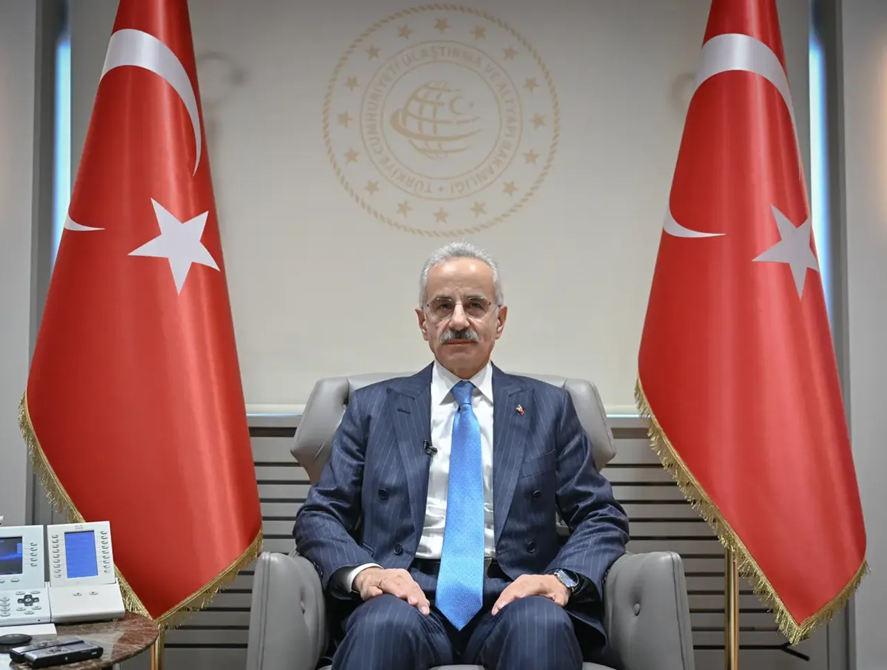 Ulaştırma ve Altyapı Bakanı Abdulkadir Uraloğlu