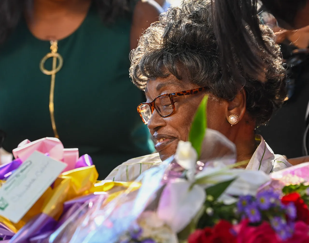 ABD’de beyaz birine yer vermeyi reddeden ilk siyahi hayatını kaybetti! Claudette Colvin kimdir?