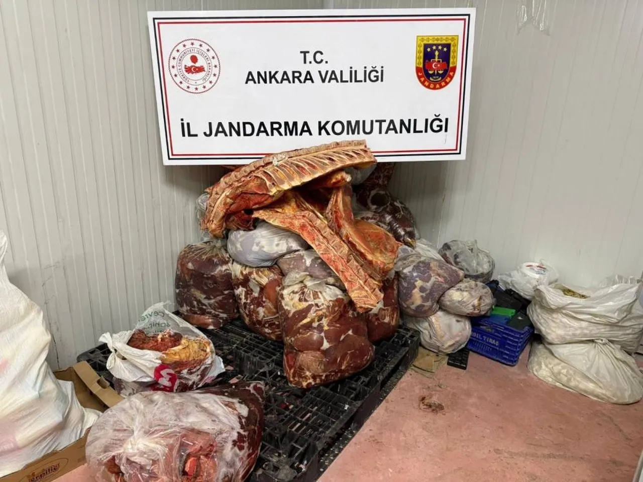 Ankara’da gıda skandalı: Binlerce kilo sahte et ele geçirildi