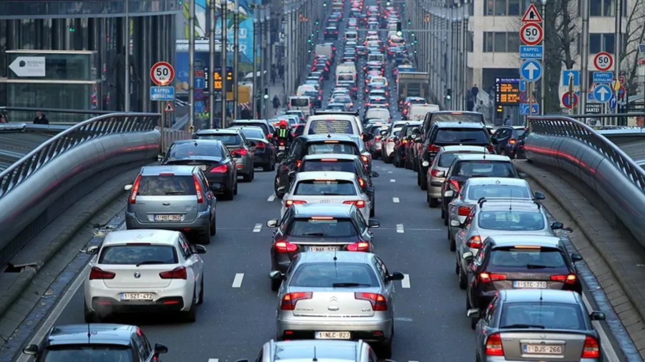 Benzinli ve dizellerin pabucu dama! Dünyada elektrikli araç satışında rekor