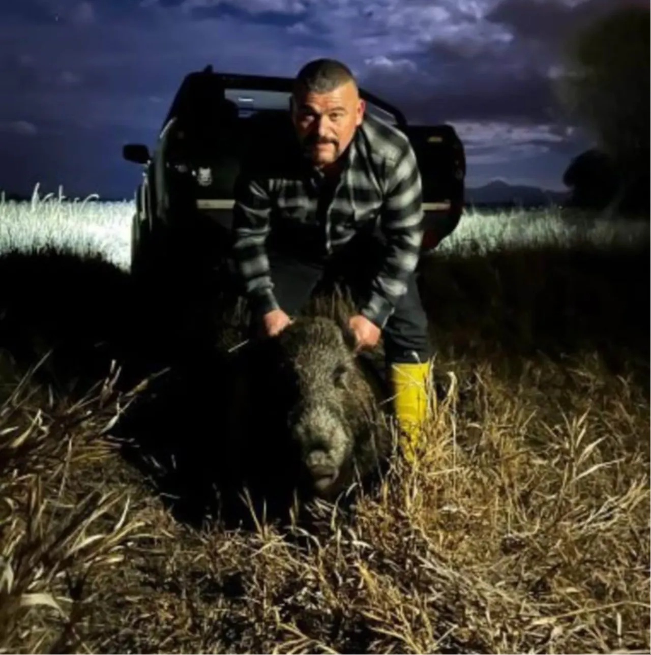 Beyşehir'de şaşırtan olay! 80 kiloluk yaban domuzunu elleriyle böyle yakaladı