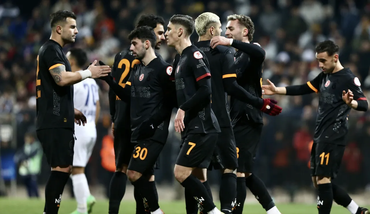 Galatasaray, Abdülkerim Bardakcı ve Barış Alper Yılmaz'ın golleriyle Fethiyespor'u 2-1 yendi