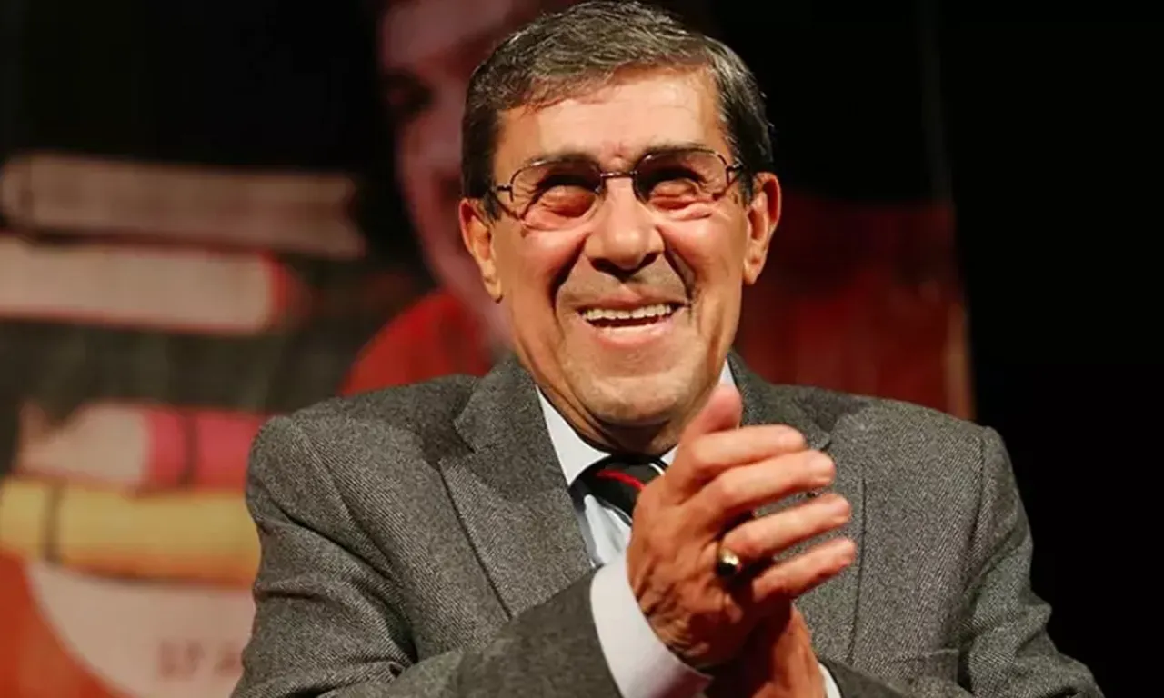 Usta oyuncu Zihni Göktay, kalça kırığına rağmen sahneye çıkarıldı