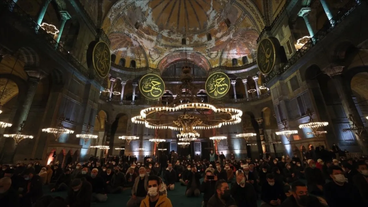 Yarın kandil mi? 15 Ocak yarın ne kandili? 2026 kandil takvimi