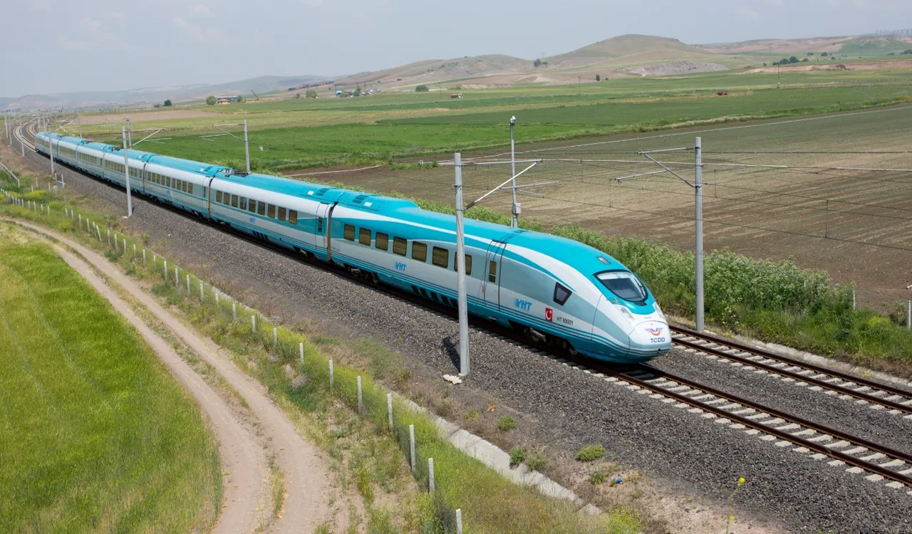 YHT'den yarıyıl tatili kararı! 24 bin kişilik kapasite artışı var