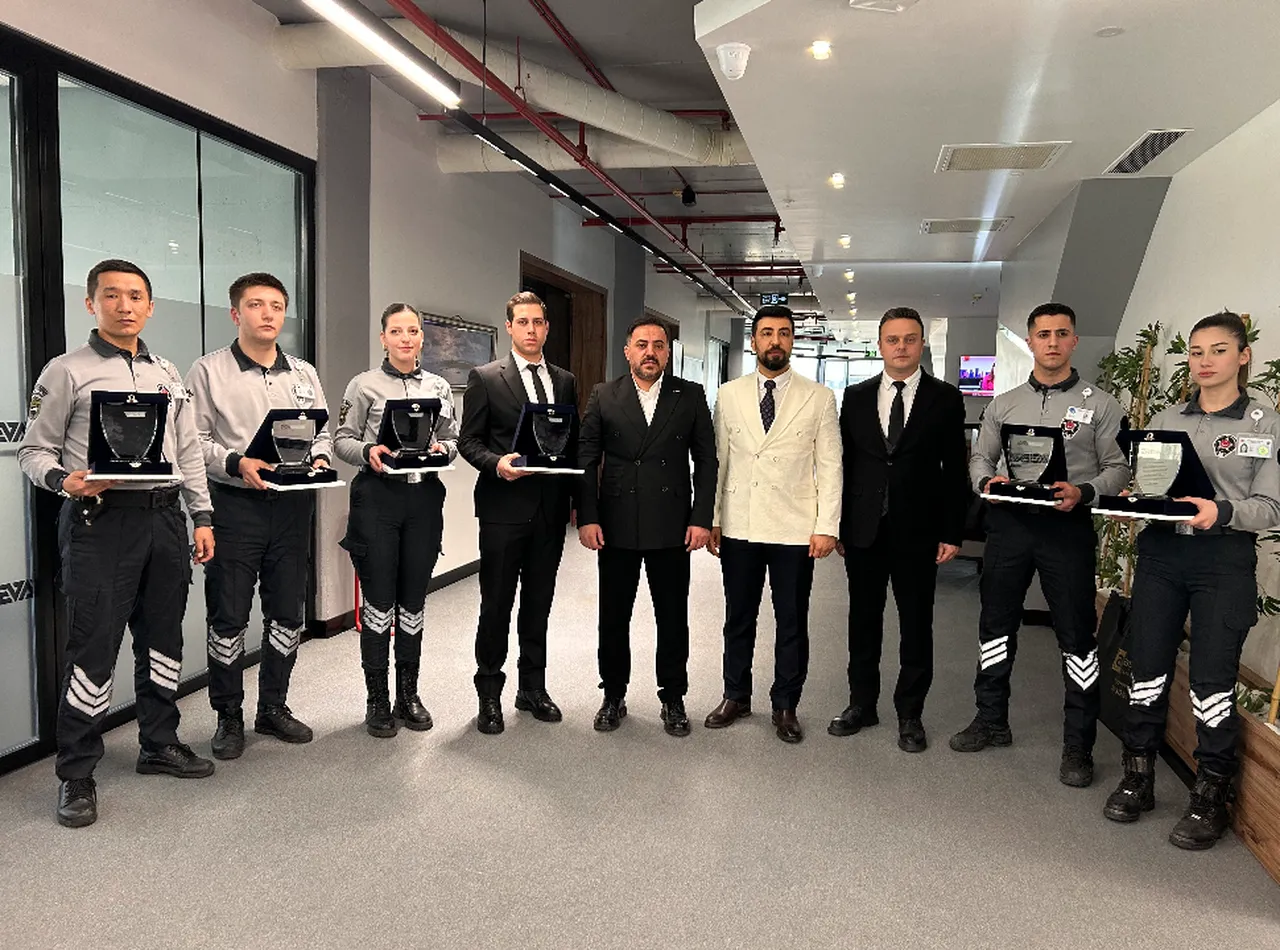 Zeytinburnu’ndaki dehşetin görüntüleri ortaya çıktı! Patlayan kutunun içinde bakın ne varmış