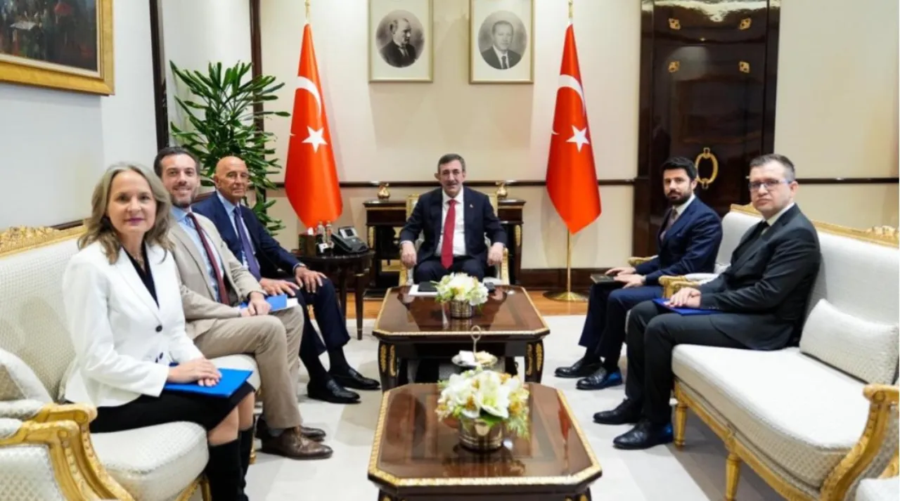 ABD ile Türkiye arasında kritik görüşme! Cevdet Yılmaz, ABD Büyükelçisi Barrack'ı ağırladı