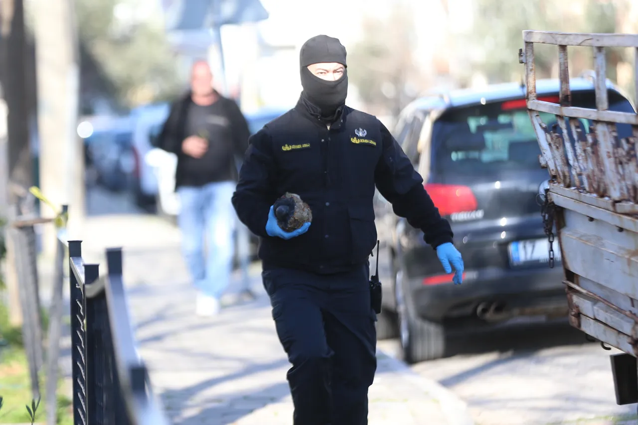 Çanakkale'de çocuk parkında patlamamış mühimmat bulundu