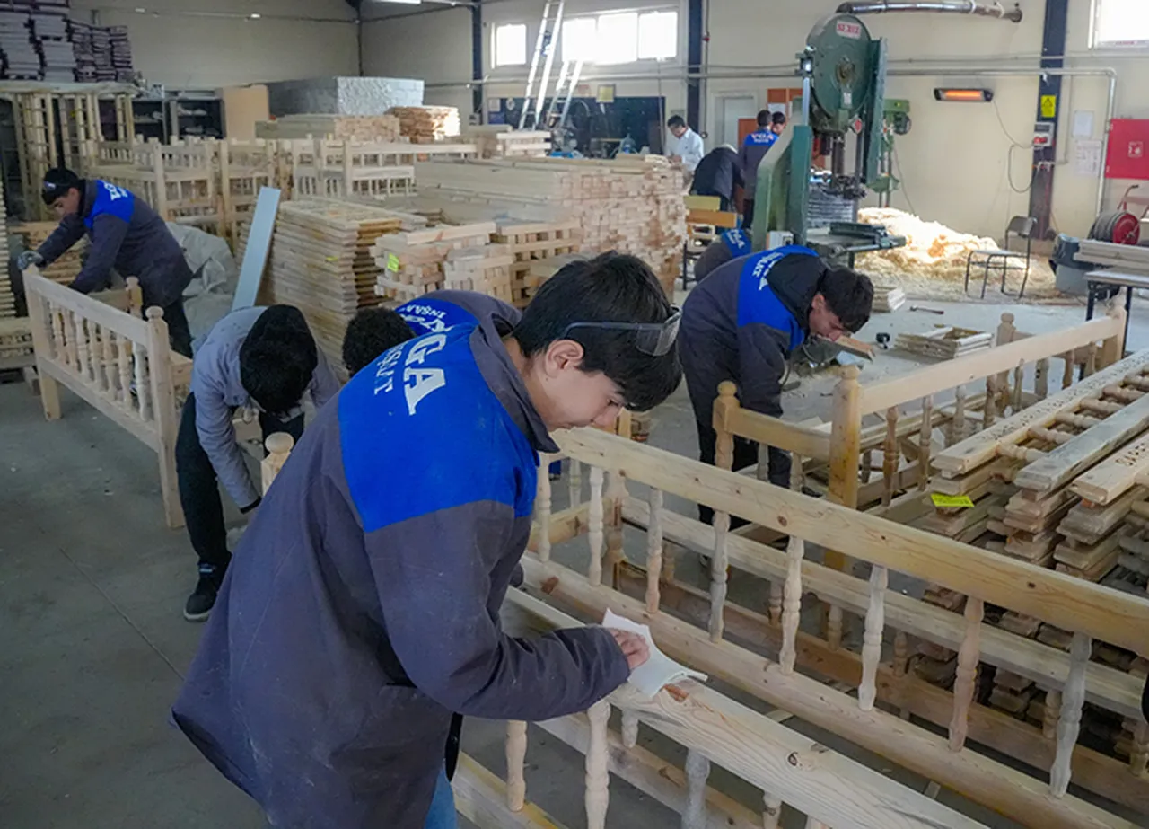 Diyarbakır'da para basan lise! 3 yılda yaptıkları ciro dudak uçuklattı