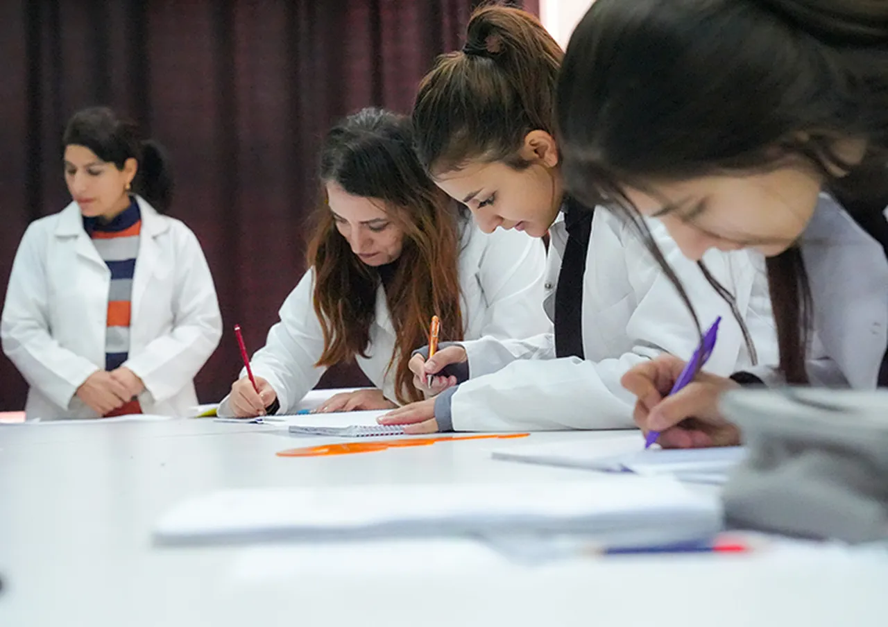 Diyarbakır'da para basan lise! 3 yılda yaptıkları ciro dudak uçuklattı