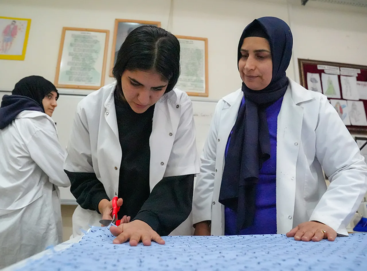 Diyarbakır'da para basan lise! 3 yılda yaptıkları ciro dudak uçuklattı