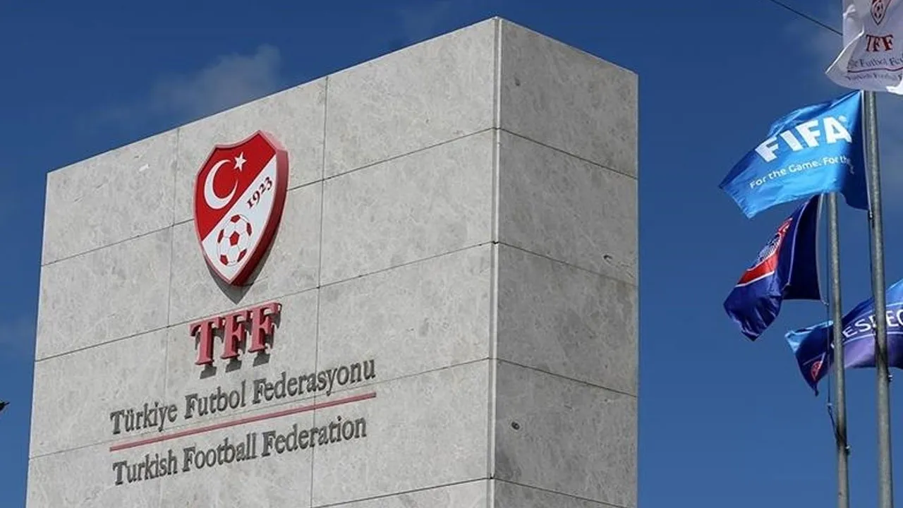 Galatasaray ve Fenerbahçe, disipline sevk edildi