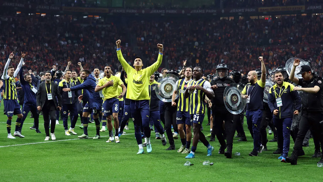 Galatasaray'dan Fenerbahçe'ye sert cevap: Bir eşkıya sürüsü gibi