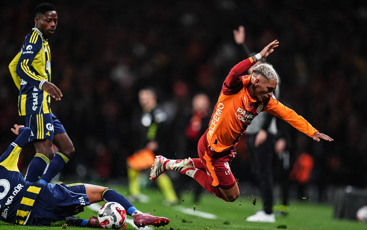 Süper Kupa'da Galatasaray'ı 2-0 yenen Fenerbahçe şampiyon oldu