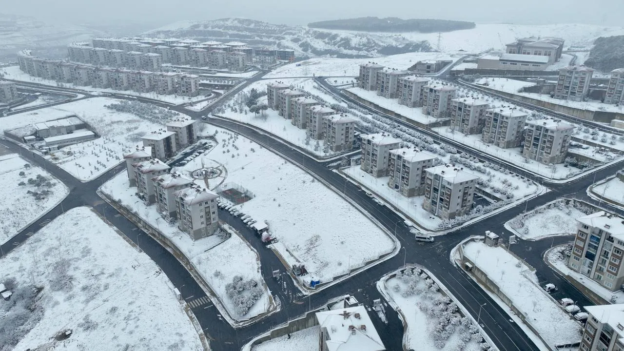 Meteoroloji 14 ili uyararak saat verdi! Kar, sağanak, rüzgar rota değiştirdi