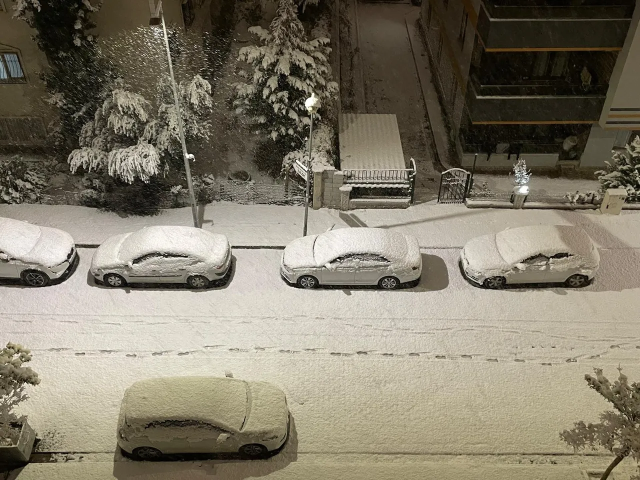 Meteoroloji 14 ili uyararak saat verdi! Kar, sağanak, rüzgar rota değiştirdi