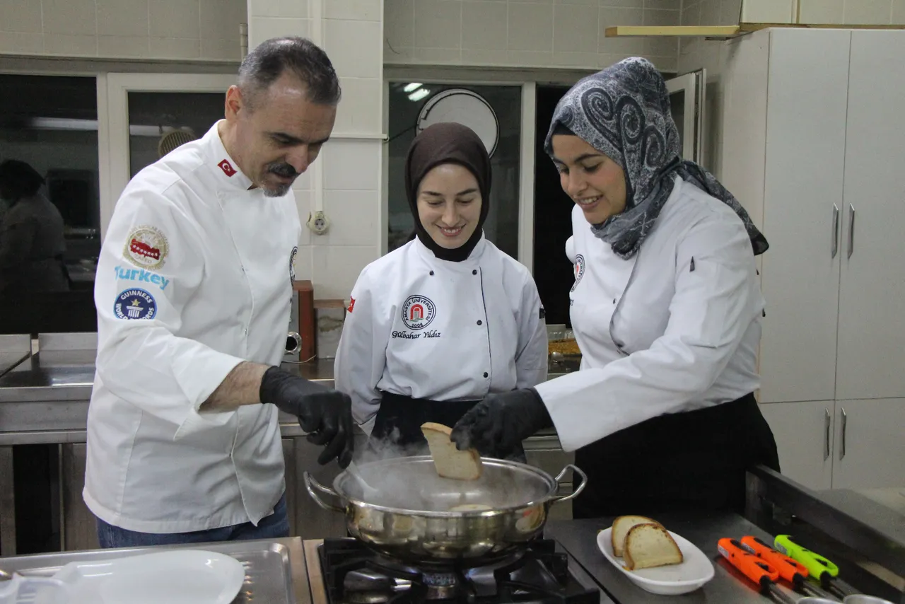 Sadece 3 malzeme ile yapılıyor! ‘Unutma beni’ tatlısının bilinmeyen hikayesi