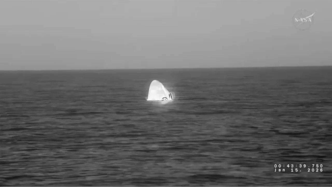 Uzaydan ilk tıbbi tahliye: Dört NASA astronotu Dünya'ya iniş yaptı