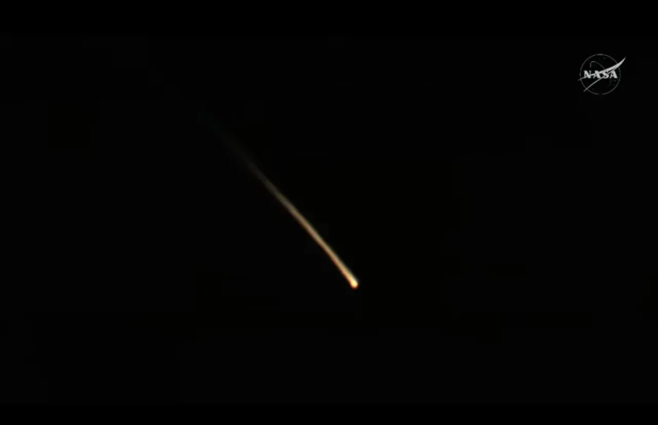 Uzaydan ilk tıbbi tahliye: Dört NASA astronotu Dünya'ya iniş yaptı