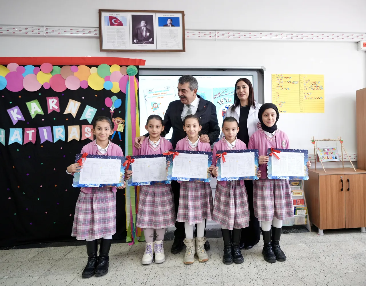 Bakan Tekin duyurdu: Öğretmen eğitiminde, hangi ilde hangi branş eğitim görecek?