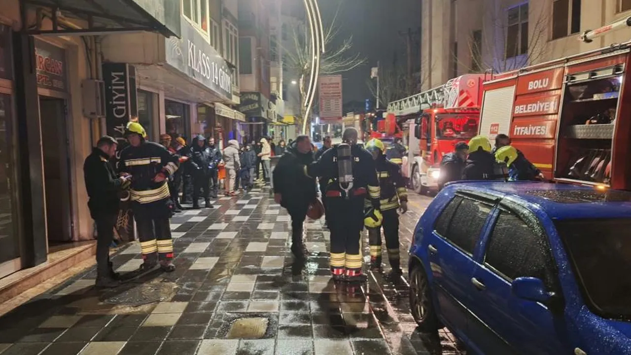 Bolu'da korkutan yangın! İnsanlar tahliye edildi