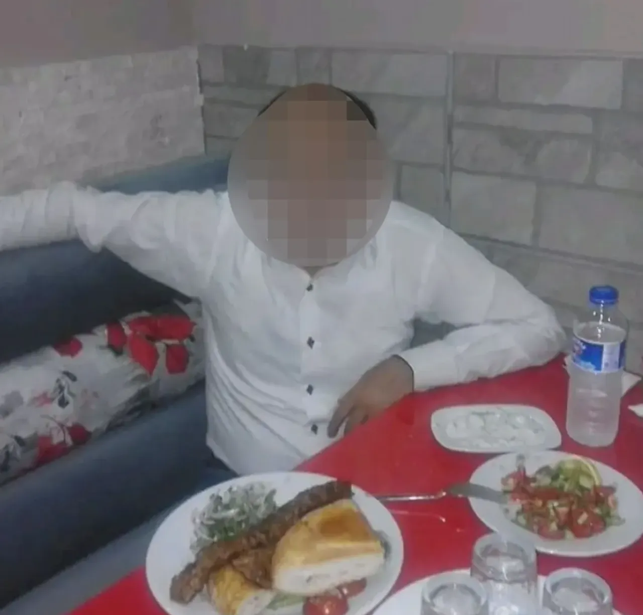 Eski nişanlı dehşeti! Hem kadını hem kızlarını bıçakladı