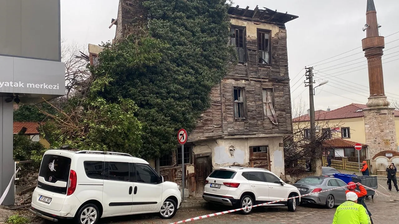 Her şey namazdayken oldu... Mağdur vatandaş sorduğu soruyla isyan etti