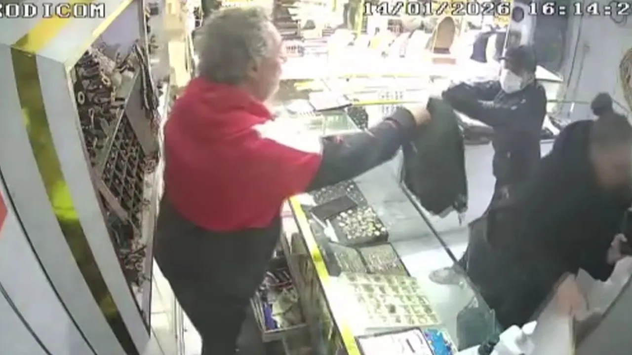 İstanbul'da silahlı kuyumcu soygunu! 3 milyon liralık altınla kaçtı