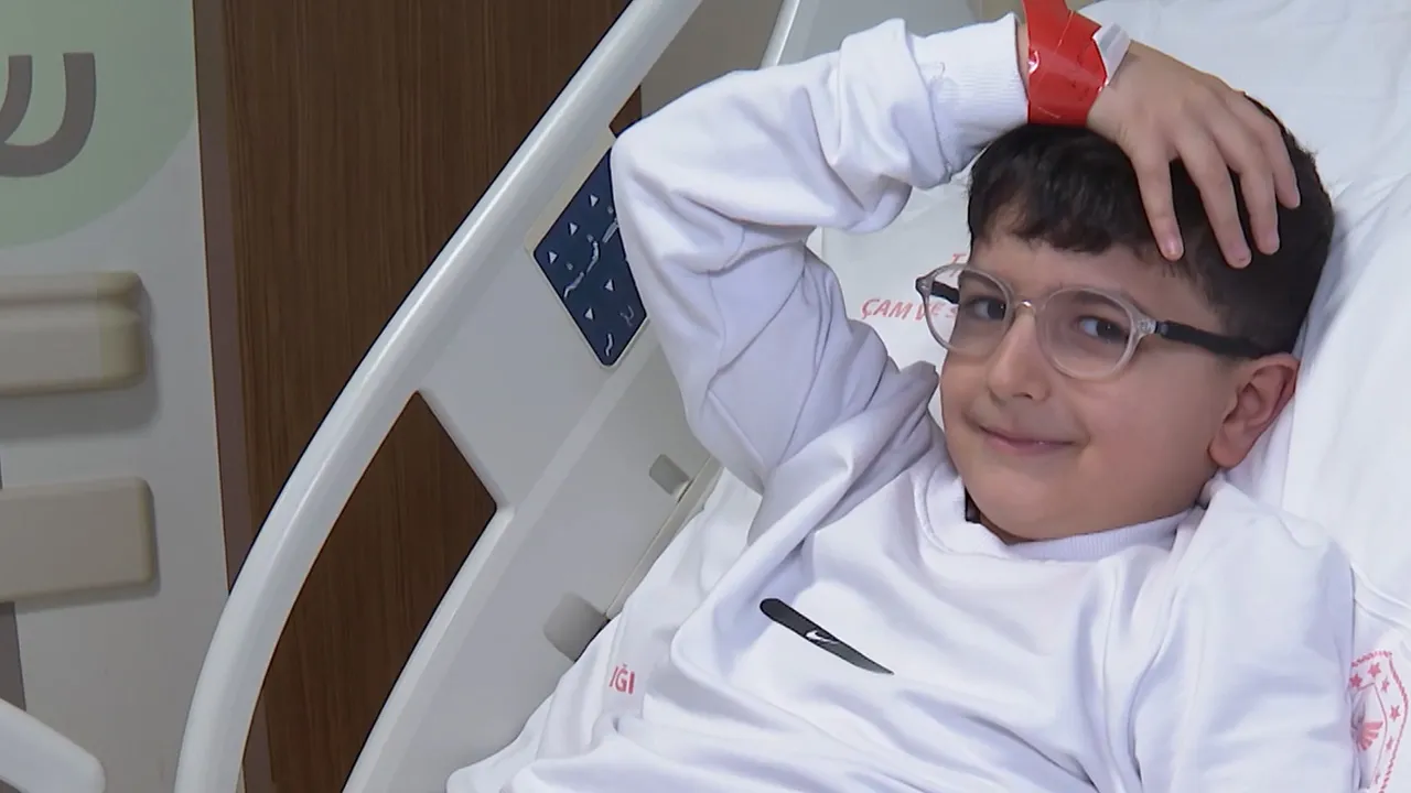 Milyonda 3 görülüyor! Emir Asaf merdiven dahi çıkamaz olmuştu, tedaviyle hayata döndü