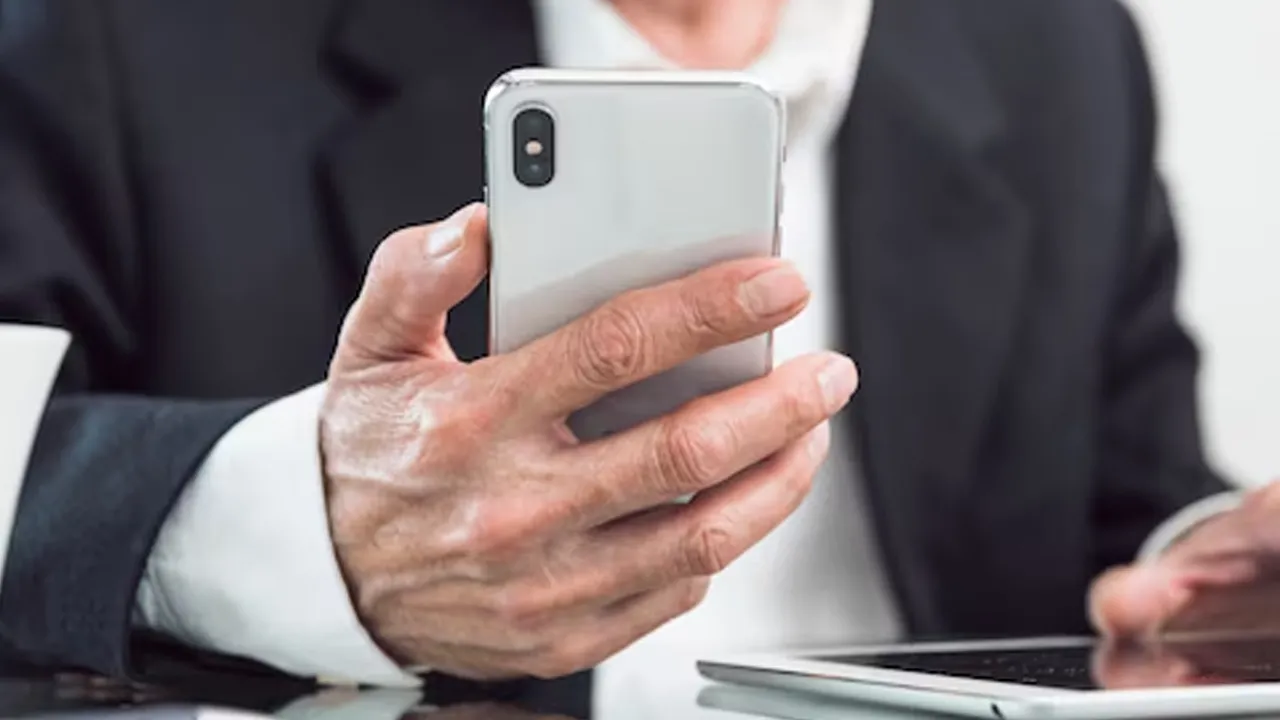 Oğlunun trafik kazası yalanıyla yaşlı adamdan 10 binlerce Euro aldılar