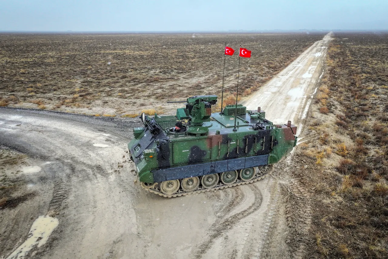 Türkiye'de bir ilk: Mehmetçiğin yeni nesil kalesi E-ZPT sahaya indi!