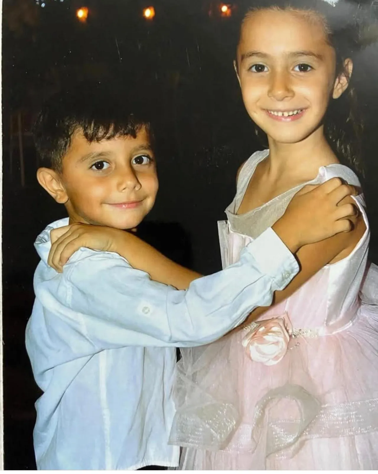 Babalarının öldürdüğü 2 kardeş defnedildi! Annenin feryatları yürek yaktı