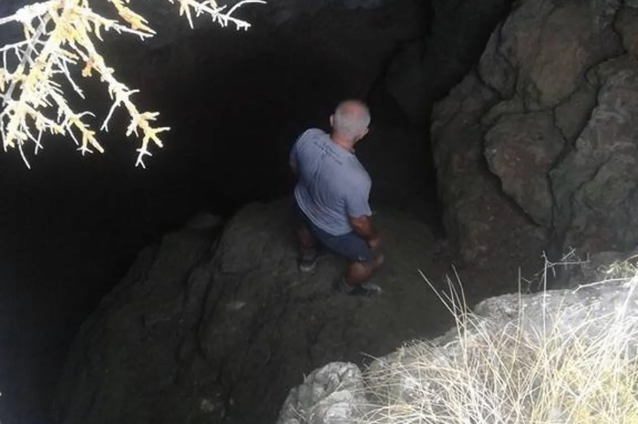 Yarım saatlik yürüyüşle ulaşılıyor, içindeki 'aslan' herkesi şaşırtıyor!