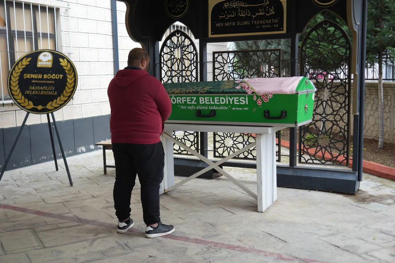 Yoğun bakımda 4 ay: Hastalığına teşhis konulamadı! ‘Kendi ayaklarıyla gitti, cenazesini aldık’