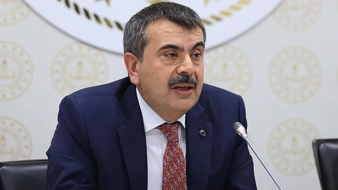 Bakan Tekin'den CHP'ye tepki: Asrın hırsızlığı yalanla örtülemez