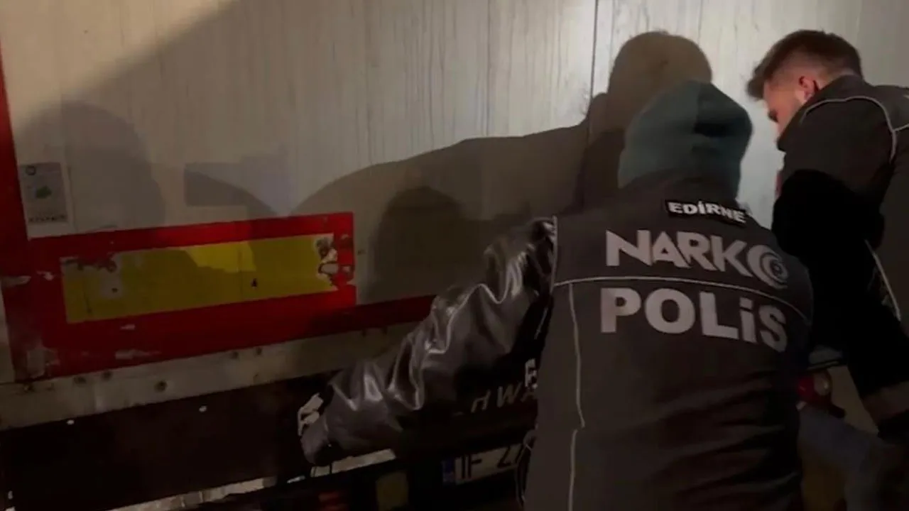 Edirne'de uyuşturucu operasyonu: Tırda 220 kilogram kokain ele geçirildi