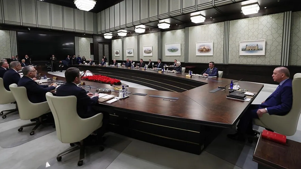 Erdoğan başkanlığında kritik Kabine: Sahadan gelen son bilgiler masada