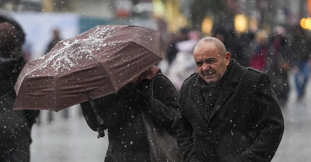 Kar İstanbul'u hemen bırakmayacak! İki uzman da aynı uyarıyı verdi: İşte yağışın etkili olacağı yerler