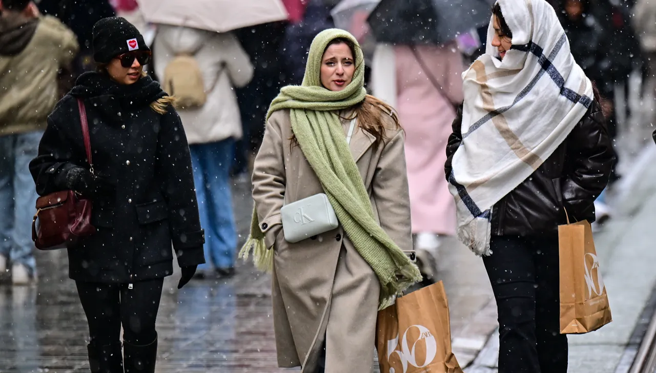 Kar İstanbul'u hemen bırakmayacak! İki uzman da aynı uyarıyı verdi: İşte yağışın etkili olacağı yerler