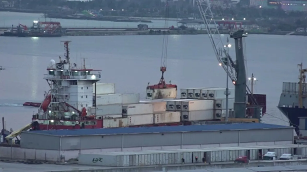 Karadeniz'de korku dolu anlar! Türklerin bulunduğu gemiye dron saldırısı